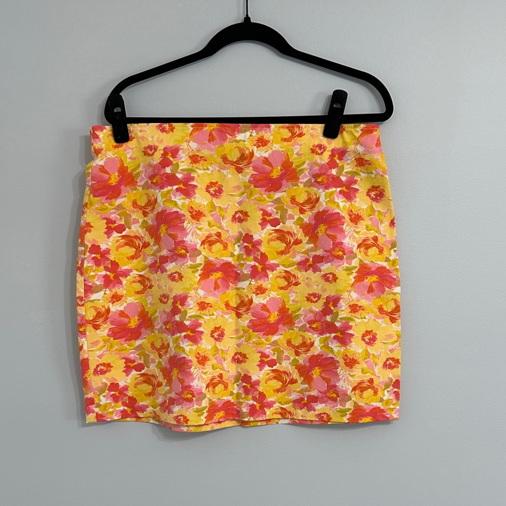 NWOT Old Navy Floral Mini Skirt in Yellow and Pink